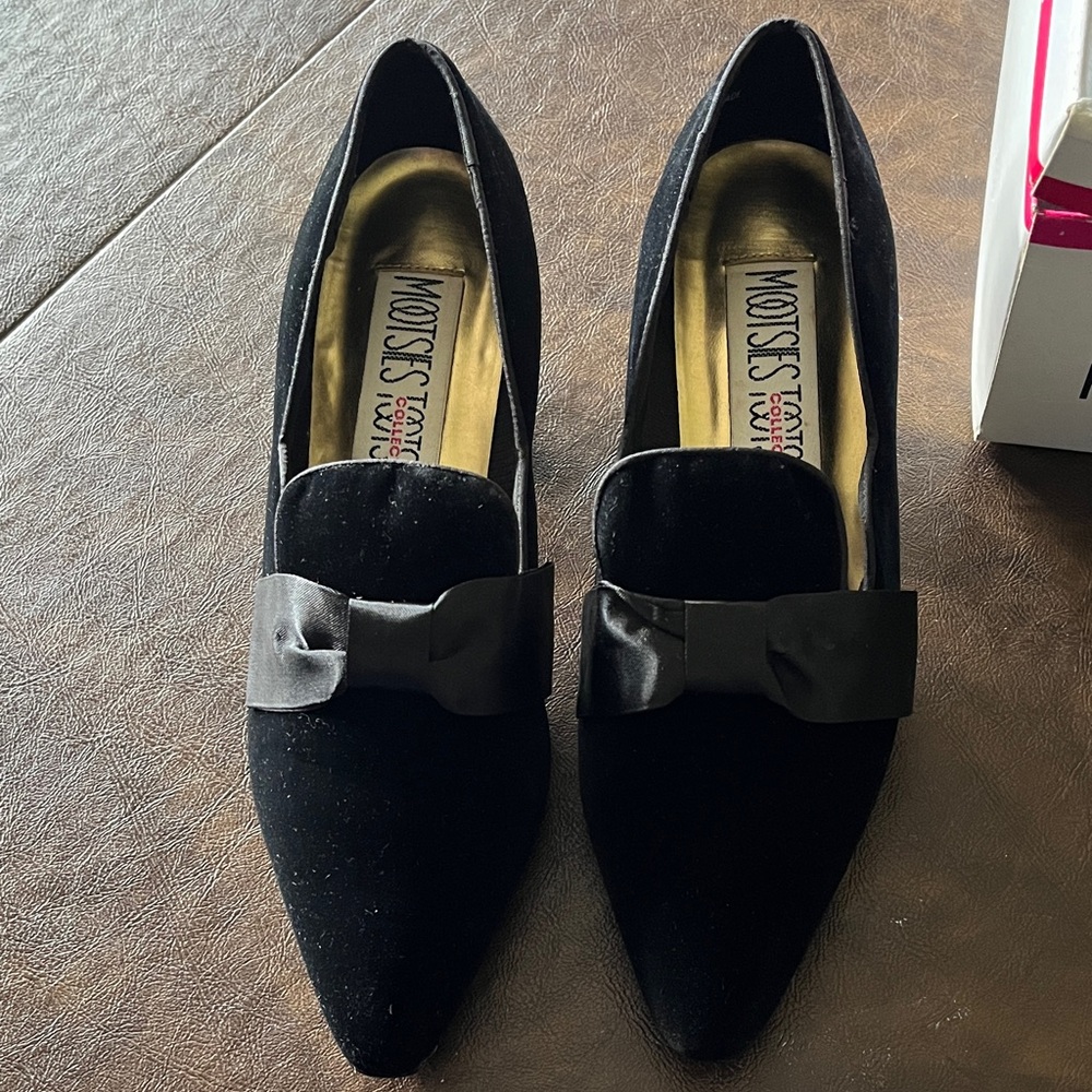 Mootsies Tootsies Black Velvet Bow Heels Size 7 1/2